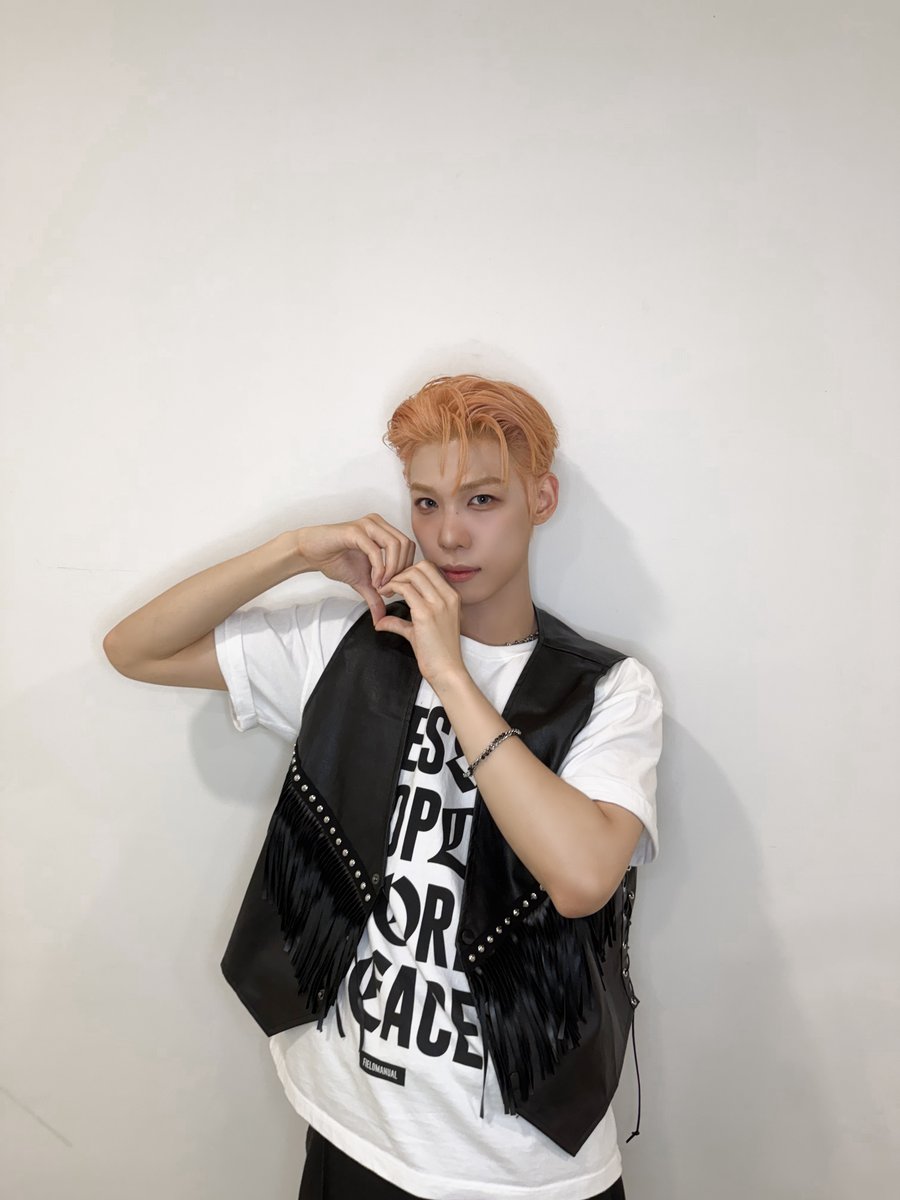 nSSign_official's tweet photo. [ #로빈 ] Long time no festival 🕶️
We are so back 🫶

#엔싸인 #nSSign #エンサイン #ROBIN https://t.co/54Pp2lz9fK