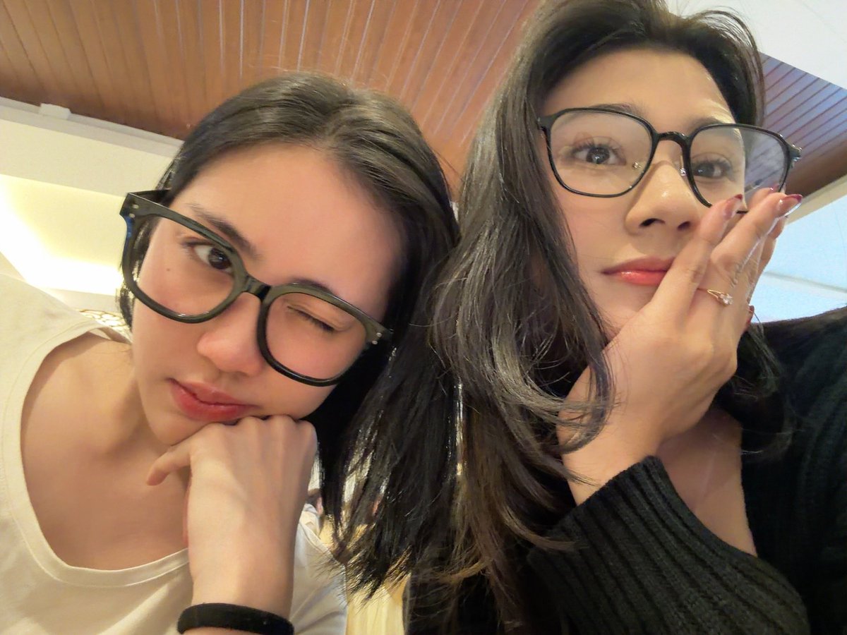 SW_RaishaJKT48's tweet photo. @AM_EllaJKT48 kamu hebat banget ella aku bangga 😚 https://t.co/DOCnkvOCPY