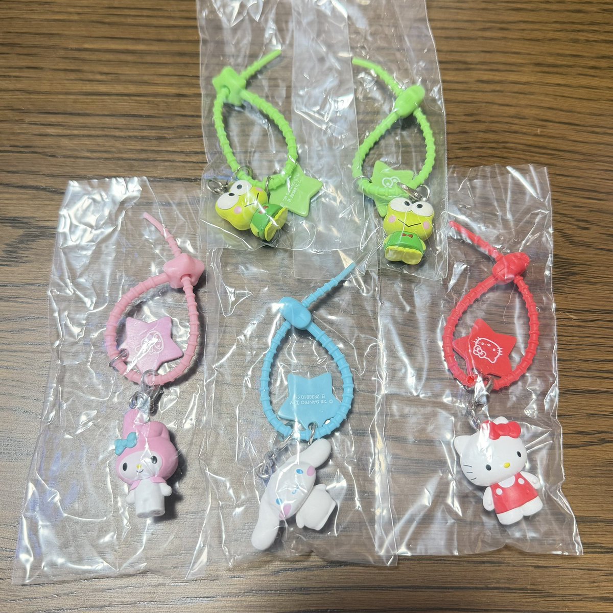 gacha1320's tweet photo. 【交換】サンリオ ななほしカラフルマルチチャーム  マルチチャーム ガチャ

【譲】けろけろけろっぴ、マイメロ、シナモン、キティ

【求】クロミ×2

郵送での交換希望です！
まとめての方優先
他投稿とのまとめでの交換も大歓迎ですので、お気軽にお声がけください🙇🏻‍♀️

#ガチャガチャ交換 https://t.co/RjPD9PXWQz