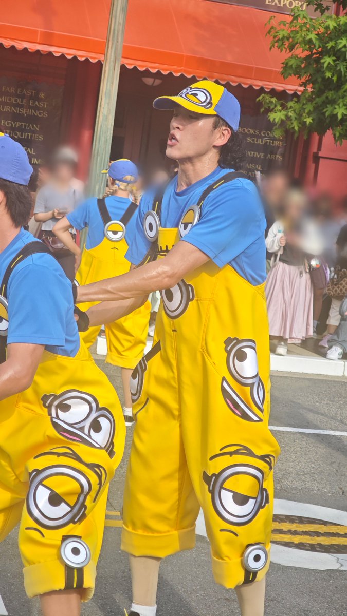 3273_8932's tweet photo. 2026.7.3 16時15分回
NO LIMIT! パレード
～Discover U!!! バージョン
ミニオンダンサー🍌
ぶんじくん💛
かいとくん💛
押してるー🤭
ぶんじくんの押してないよって顔🤣
#USJファン                        
#NOLIMITパレードDiscoverUバージョン
#DiscoverU
#NOLIMITパレード https://t.co/laLhr7CSB0
