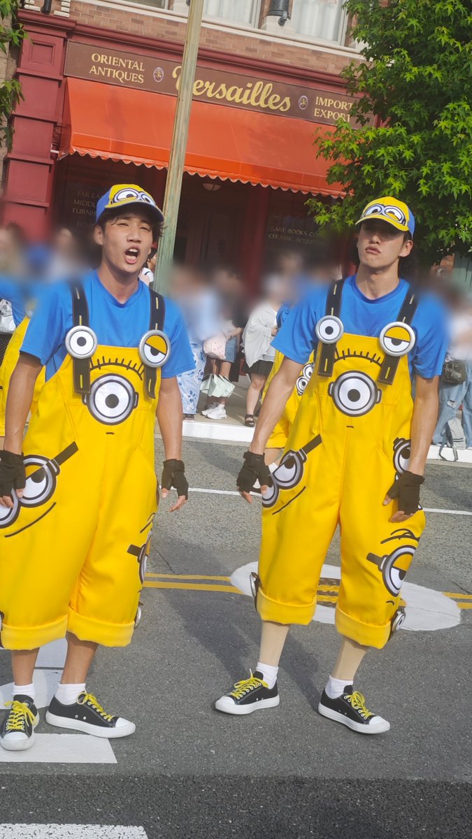 3273_8932's tweet photo. 2026.7.3 16時15分回
NO LIMIT! パレード
～Discover U!!! バージョン
ミニオンダンサー🍌
ぶんじくん💛
かいとくん💛
押してるー🤭
ぶんじくんの押してないよって顔🤣
#USJファン                        
#NOLIMITパレードDiscoverUバージョン
#DiscoverU
#NOLIMITパレード https://t.co/laLhr7CSB0