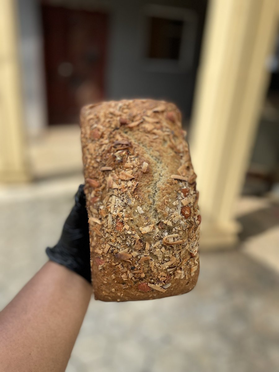 TheekVeee's tweet photo. Hi , my name is Valerie
Your favorite banana bread vendor is back online and active to take your orders
F1: lotus biscoff 10,000
F2: minis 2,000 each moq 5
F3: chocolate banana bread 8,000
F4: maxi 12,000
Baked fresh daily
📍Funaab axis Abeokuta
#iyaloja
#Vendorena https://t.co/Ix6a3058eI