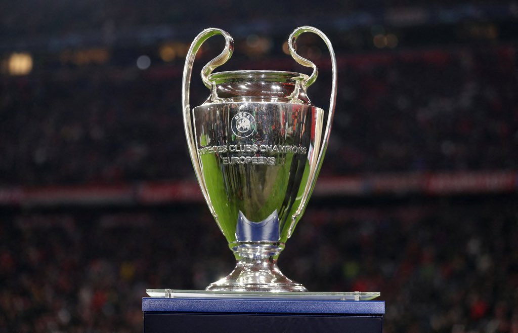 khafid100's tweet photo. Manchester United fans, if we can only win one of the premier league or the champions league this season which will it be for you? https://t.co/LbWx9H5JtF