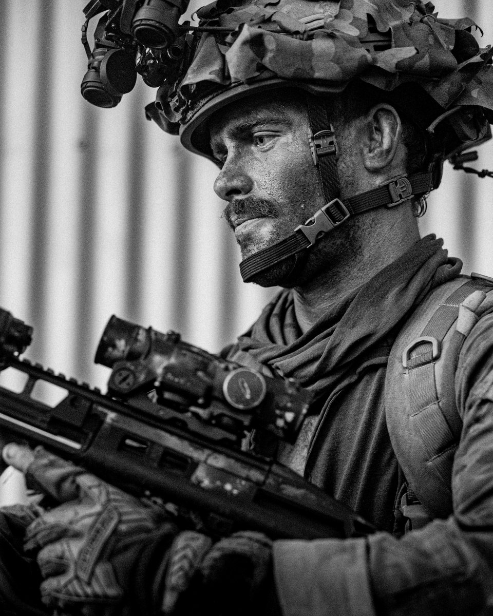 AustralianArmy's tweet photo. Ready for anything 🎯 

#AusArmy soldiers from 2RAR put their skills to the test during Ex Black Cutlass, conducting small boat insertions and raids, enhancing interoperability and countering scenario-based threats. 

📸 GNR Jesse Linards, PTE Alli Craig https://t.co/fdc6NjCjWC