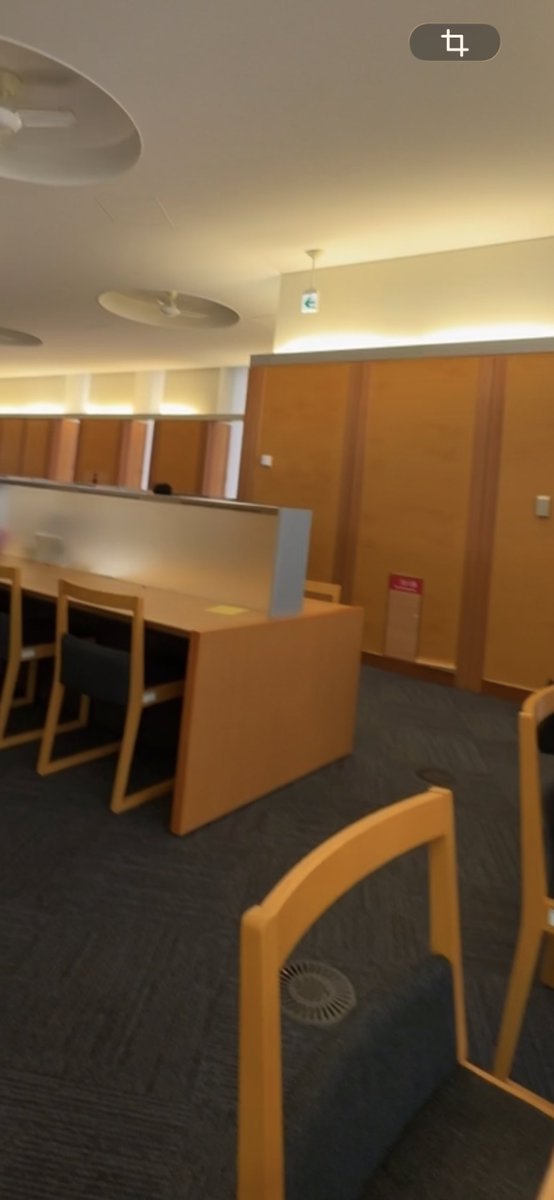 PEOPLE70_'s tweet photo. 福岡大学図書館4階は結構揺れましたが無事でした😮‍💨 https://t.co/gIHeSPAL0w