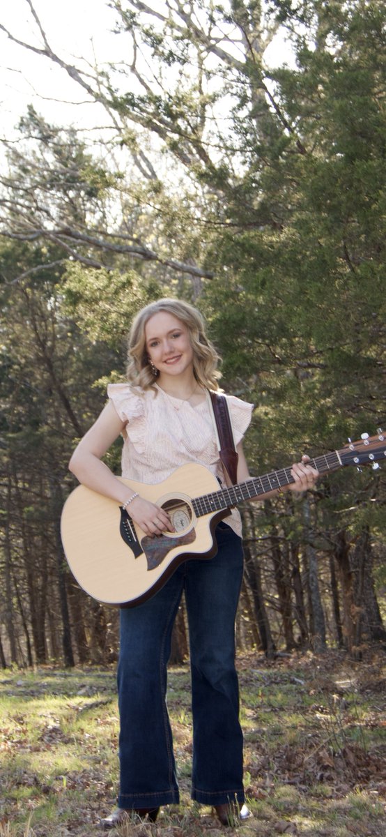 TomPoll98812900's tweet photo. Shes 13 years old, she writes and sings and she's today's Arkansas guest on The Music of America Podcast.  Meet Sawyer Fleeman

https://t.co/X9t78znT1i https://t.co/HpTmjygMjB