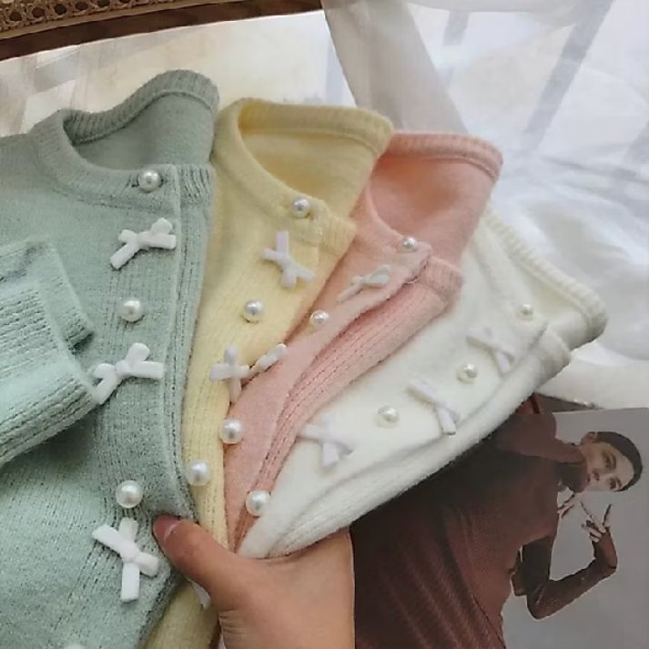 cookynjunie_'s tweet photo. nyari cardigan online yang bahannya beneran bagus tuh SUSAH, tapi finally aku berhasil nemuin toko yang jual cardigan yang kualitasnya gausah diraguin alias rating 4,9-5⭐🥳 https://t.co/8sevObyvmj