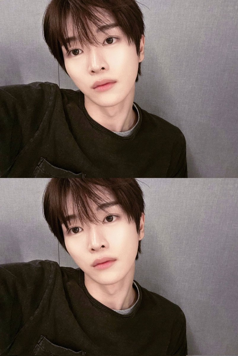 kaistism's tweet photo. i love sungchan's double selfies https://t.co/E3lsdHJee4