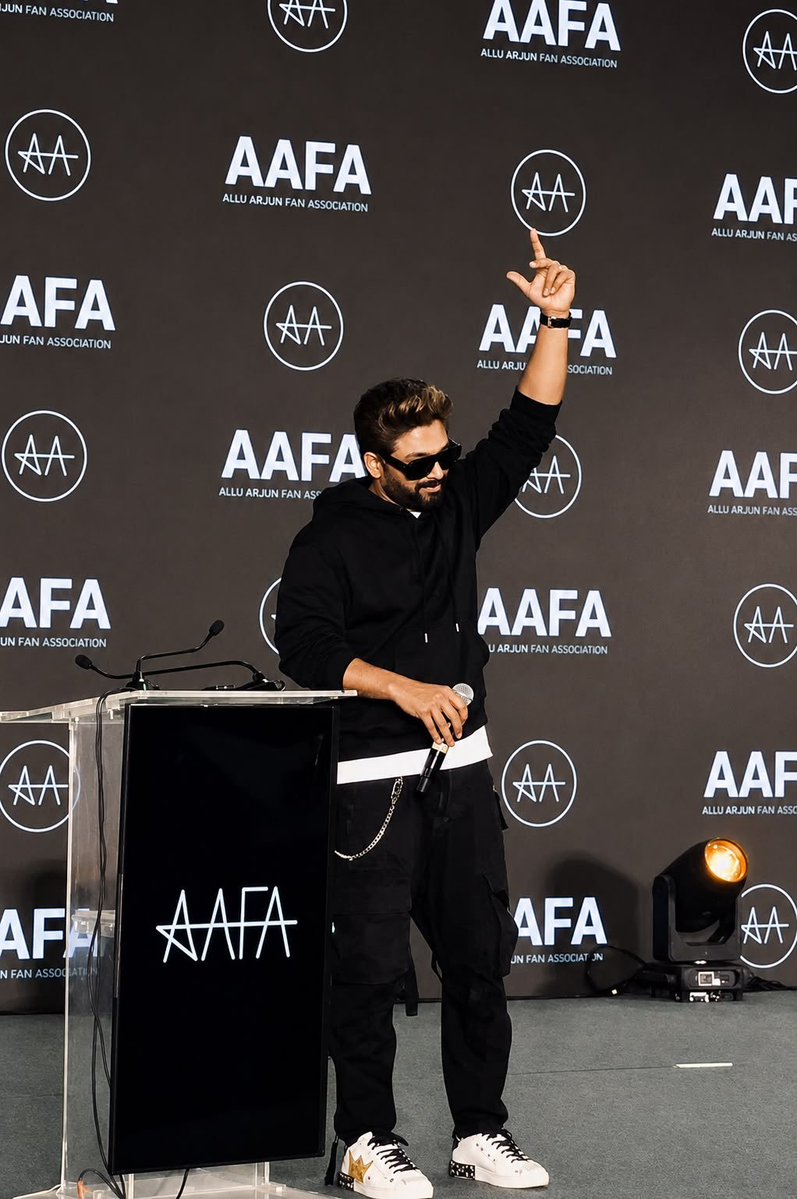 CareOfAlluArjun's tweet photo. FANS HEROOOO https://t.co/nLM29djNl5