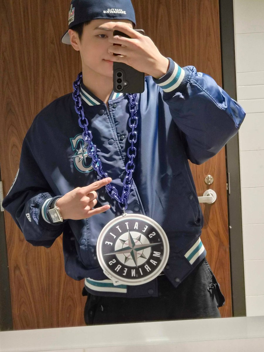 AsiaEnhypen's tweet photo. WVRS | 260728

#ENHYPEN_JAY 🌟 wrote a post:

Thank you, Tacoma and Seattle!
It has always been such a great honor to perform in my hometown.
Wherever I may go in the world, my heart will always be right here🫶
And I'll do my best to come back as soon as possible!
I love you, my city! See you next time☺️

#제이 #ENHYPEN #엔하이픈 @ENHYPEN_members @ENHYPEN