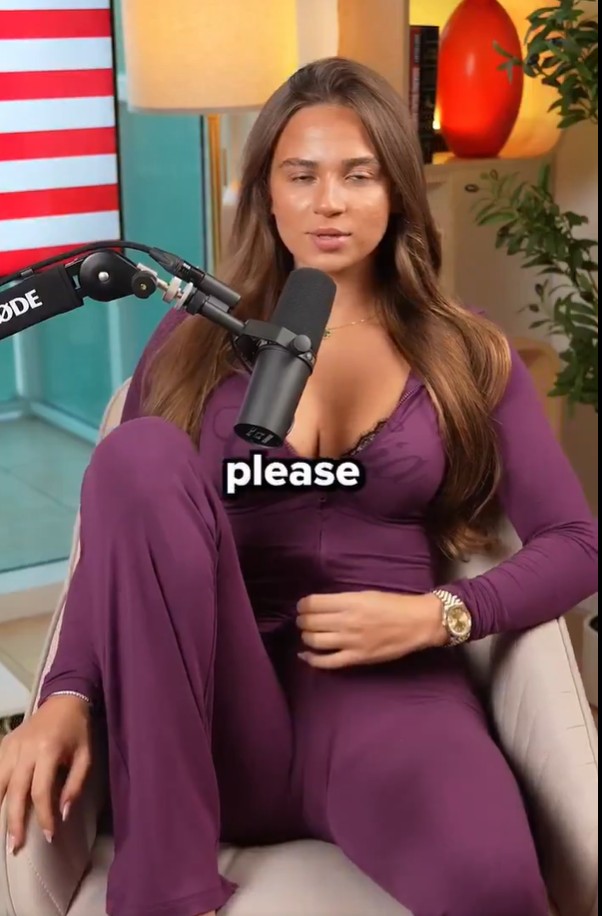 Bosssnik's tweet photo. @realstewpeters Adjusting the pants to make cameltoe show more.. Bitch stay in your lane and keep doing OF.. Aint nobody watching this for the words u say.. https://t.co/tgAaKfNBXD
