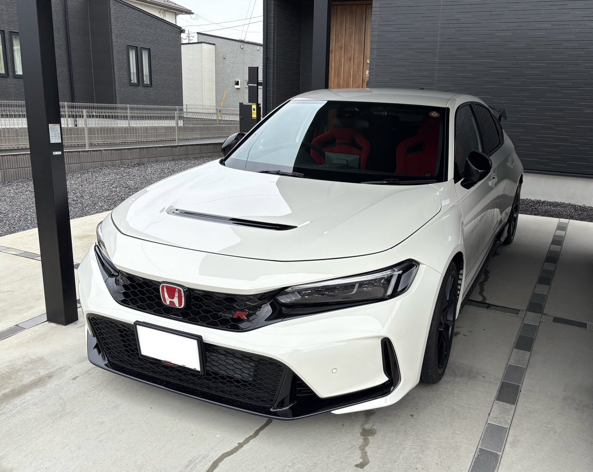 Blackcat_DRSS's tweet photo. 納車しました！！
シビックTYPE R（FL5）
MT車は久々ですが少しずつ慣れていきたいと思います😄 https://t.co/N0TNlZLSov