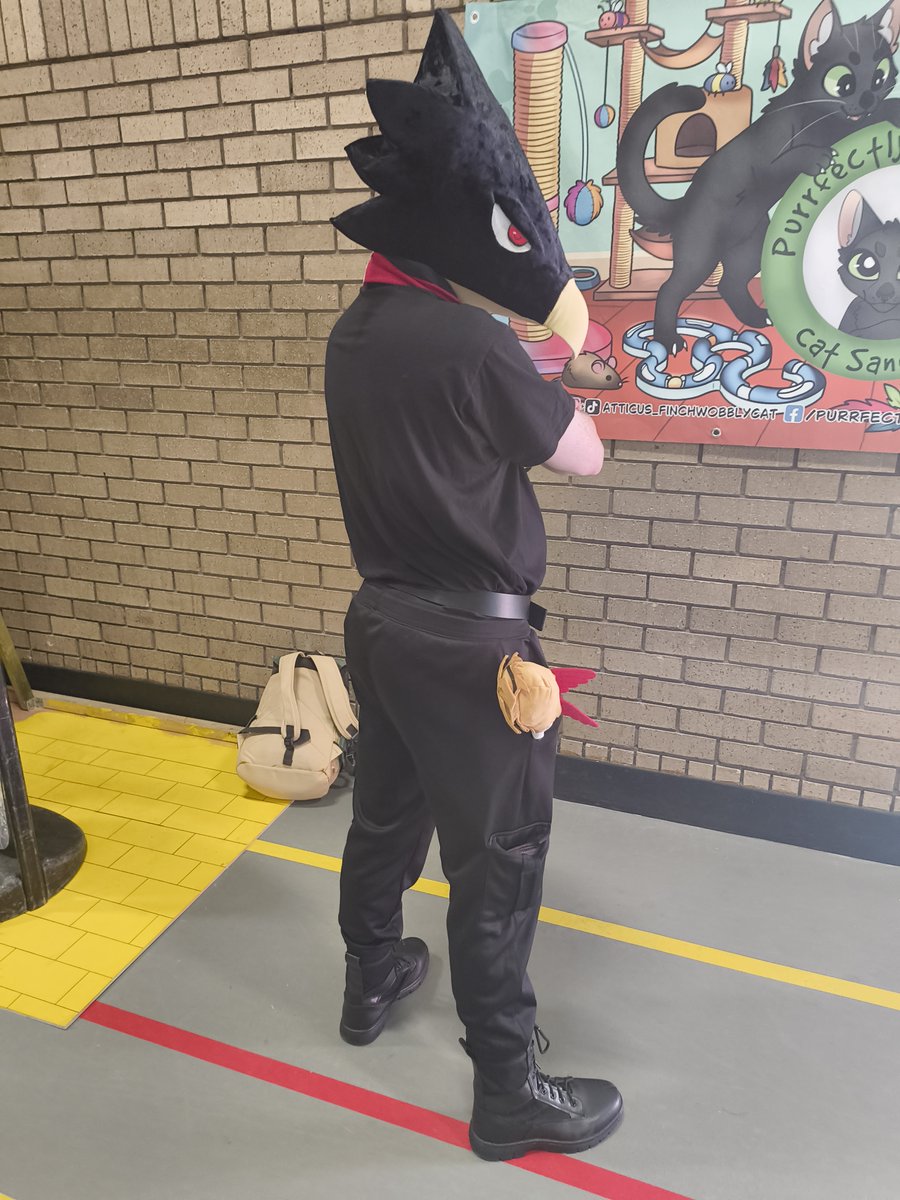 MetalGearHazumu's tweet photo. Tokoyami being an edgelord with Hawks in his pocket
#Cosplay #MyHeroAcademia #MHA #BeachsideComicCon #CleethorpesComicCon https://t.co/HJG3Vl7N3a