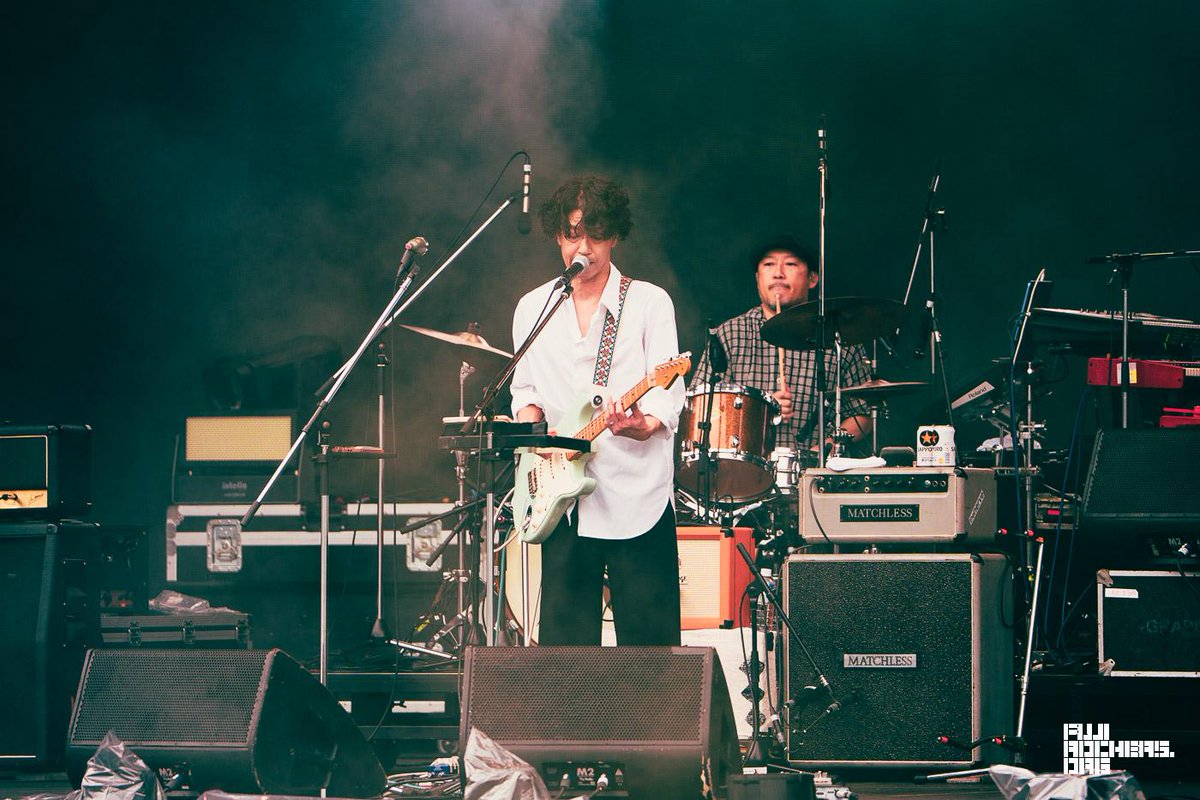 fujirockers_org's tweet photo. 【LIVE REPORT】GRAPEVINE

DAY3📍WHITE STAGE

Photo by Miyaryo
Text by あたそ

積み重ねた年月は、音楽になる。

ライヴレポートはこちら
https://t.co/opE2oACjrg

#fujirock #フジロック https://t.co/lg4bOCF5Hb