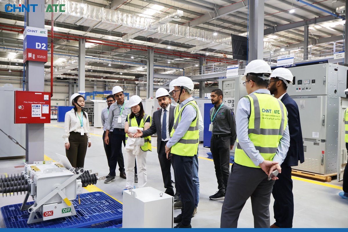 ChintArabian's tweet photo. Pleased to welcome CHINT Global Regional Managers to CHINT Arabian Electric Industrial Co. #CHINTATC. The visit strengthened collaboration and showcased our manufacturing capabilities, localization achievements, and commitment to delivering high-quality power solutions. https://t.co/ZcG0Fc3Ifx
