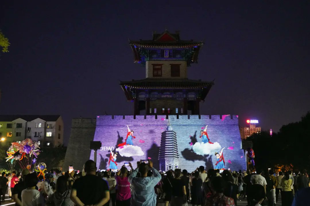 lyszfxwb's tweet photo. 【辽宁·辽阳】襄平文脉聚白塔，解锁辽阳最“新潮”的夜 https://t.co/vs4alEYosW