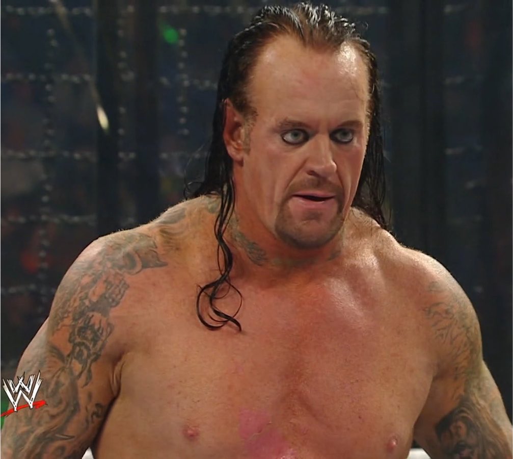 AreYouGod32's tweet photo. The tattoo on Odo Broni might be Undertaker not Daddy Lumba https://t.co/czTN7aBp1x