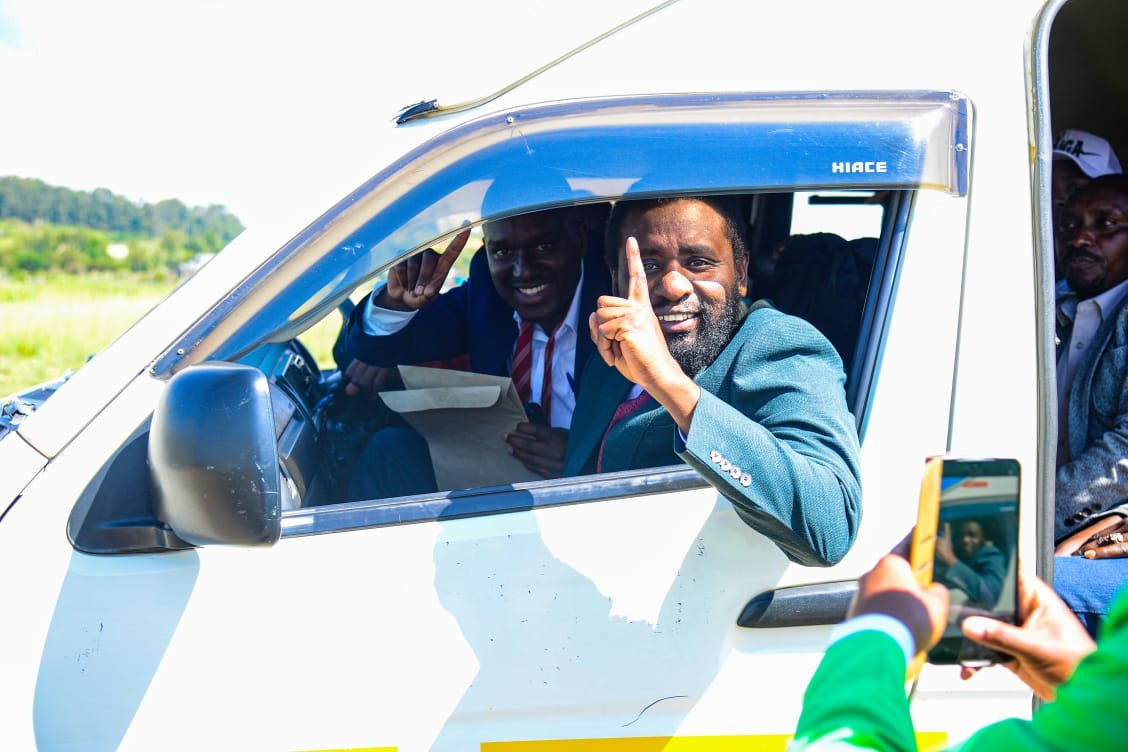 KamauNgothoOlk's tweet photo. "This is the day the Lord has made; let us rejoice and be glad in it." — Psalm 118:24

On our way to Parliament for the swearing-in ceremony. Grateful to God and the people of Ol Kalou for this honour. https://t.co/UW3HXLQ7y4