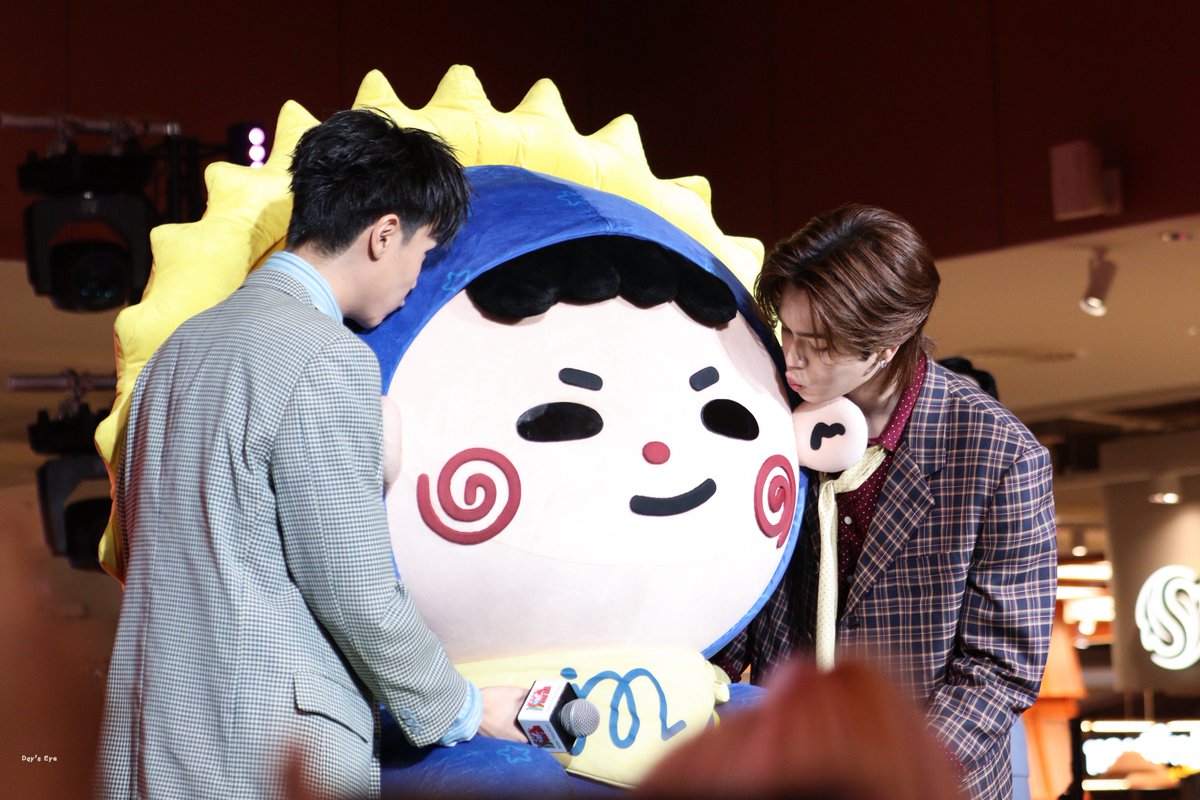 daisyon_you's tweet photo. รักทั้ง 3 คนมากมายเลย 😭😭😭 https://t.co/ugtyvKIy3Z