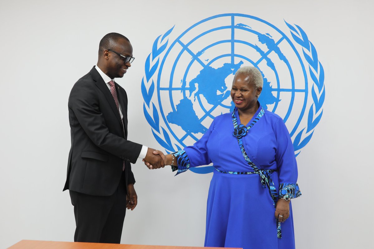 manousekou's tweet photo. Warmest congratulations to @morissanda, confirmed as chief diplomat, &amp; @Bintou_Keita31, appointed Minister of Education 🇬🇳 
Given the former’s leadership in steering FP &amp;the latter’s expertise in the service of the @UN, we look forward to more results in their fields. Good luck🙏 https://t.co/dDHYaEX33J