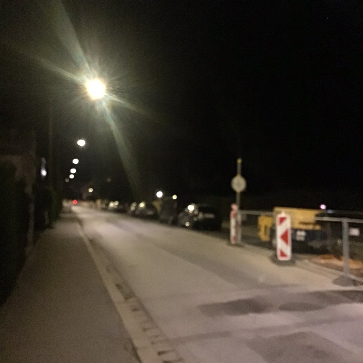 01gadr26's tweet photo. Salzburgはバスでたった数駅でこんな景色。でもバス網は充実してるし、宿も数駅で100€くらい安くなるから、いい街 https://t.co/js5SQPX0xR