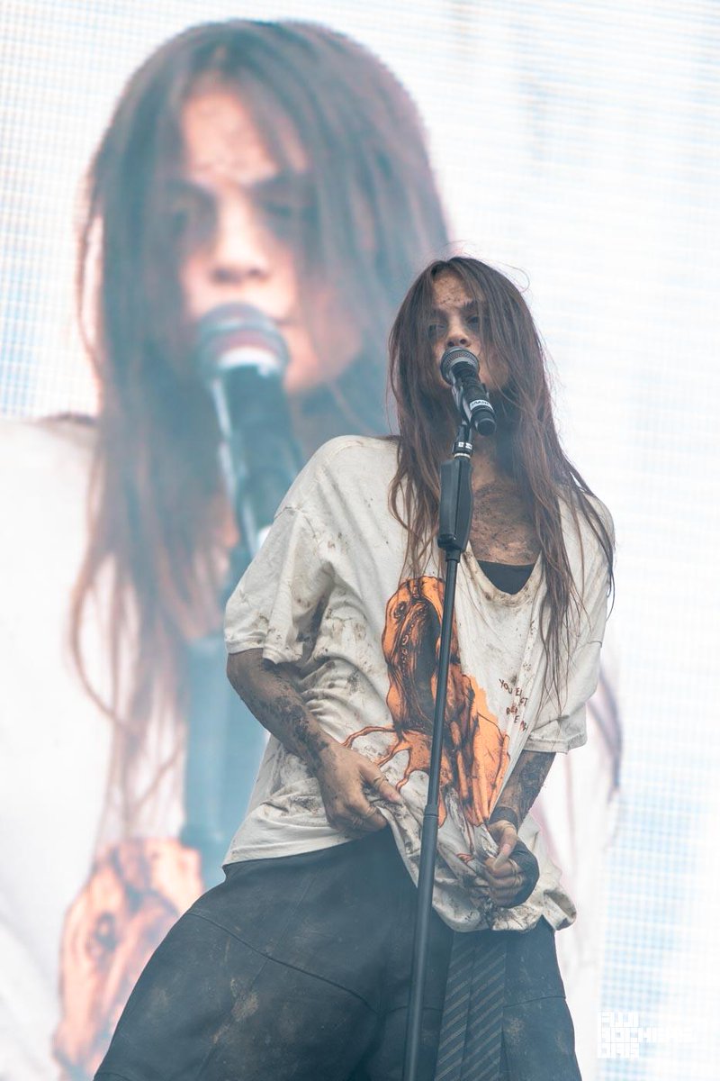 fujirockers_org's tweet photo. 【LIVE REPORT】SOFIA ISELLA

DAY3📍WHITE STAGE

Photo by 古川　喜隆
Text by 三浦孝文

ホワイトステージは劇場になった。SOFIA ISELLAという名の総合芸術

ライヴレポートはこちら
https://t.co/5m4NxyQl8N

#fujirock #フジロック https://t.co/7VE8KIXHBR