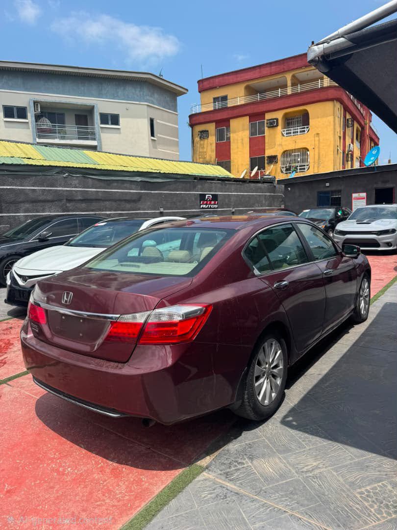 larby6's tweet photo. 🇳🇬Registered 2014 Honda Accord EXL. Keyless, side camera, leather seats, sun roof, double screen. 4 plugs engine. 
🏷️₦10.5M. 
Location Surulere Lagos

Kindly help retweet 
I need money https://t.co/sSymhvcoee