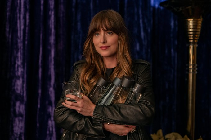 auxsal's tweet photo. Dakota johnson as maggie sherwood https://t.co/BMYVvbgceR