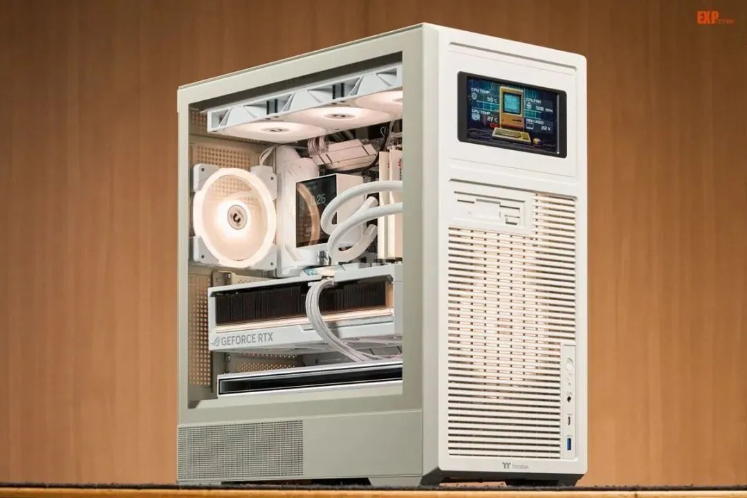 ThermaltakeInc's tweet photo. The Retro 360 brings classic PC styling back to life while showcasing today's high performance hardware. A timeless look built for the next generation.

📸 @超能网
💾 Learn more: https://t.co/4KHhtzJg0f

#Thermaltake #Retro360 #RetroPC #PCBuild #CustomPC #GamingPC #RetroStyle https://t.co/wfHrms2V1g