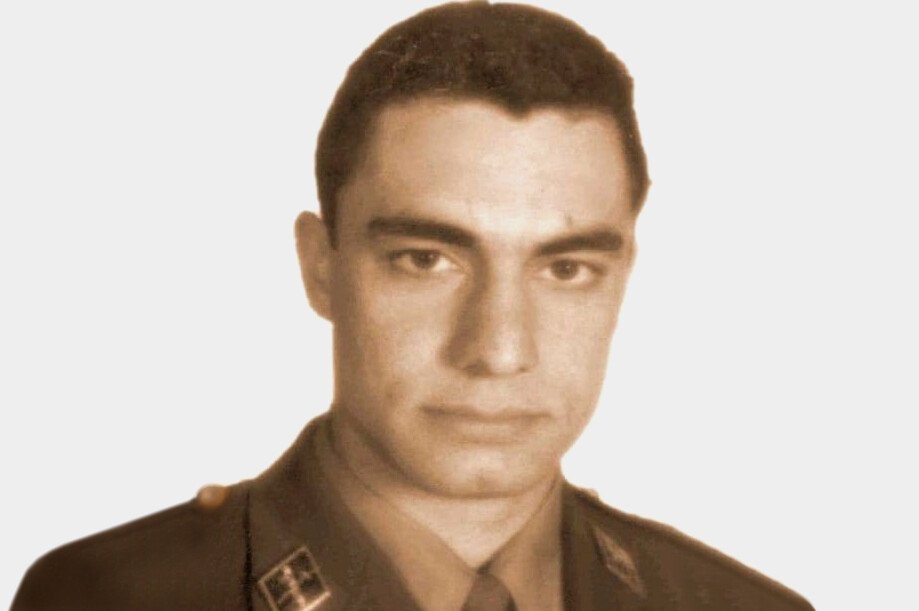 CarlosDeUrrecha's tweet photo. In Memoriam
GC D. Carlos Pérez Dacosta,
Caído por Dios y por España,
¡¡Presente!!
D.E.P
La Muerte no es el Final
Siempre en Nuestra Memoria
¡¡Viva España!!
¡¡Arriba España!!

28/07/1991 ETA asesinaba con un coche bomba en Las Arenas 
https://t.co/aulVsbLNZi https://t.co/fQxzLQ6k5i