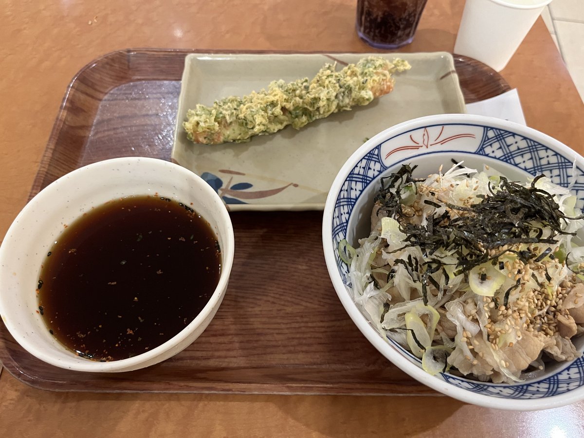 wassy473's tweet photo. やっとランチ😭
とりあえず空腹は満たされた💦 https://t.co/rQFdQ00hji