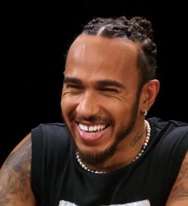 fag4lando's tweet photo. Posting more 444 tooth gap pics no one asked for because I love them and I am my own audience 🤩🤩🤩🤩 https://t.co/fD737By7Vk