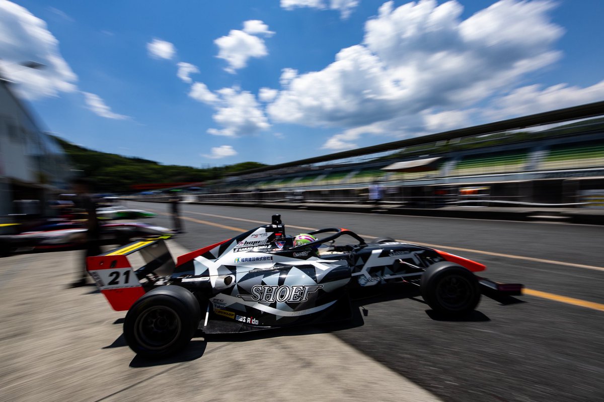 Leon_Ochiai's tweet photo. FIA-F4 JP 第5戦&amp;第6戦 富士大会

苦しい状況ですが、チームやスポンサー様、応援して下さっている方々に感謝を忘れず頑張っていきます。

アツいレースするので、応援よろしくお願いします！

第5戦 8/1(土)9:10〜
第6戦 8/2(日)8:55〜

#Hojust
#福興建設株式会社
#SERNES株式会社
#Lambostyle
#F4jp https://t.co/p1TMbj0g04