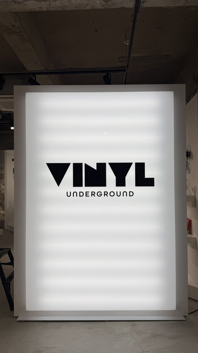 dododora_sy's tweet photo. “ VINYL UNDERGROUND ”

アート &amp; カルチャーのお店
東京行く度に立ち寄っていたけど
大阪にオープンしてくれた！！

店内オシャレすぎるぅ🤩 https://t.co/MmJTepYAwB