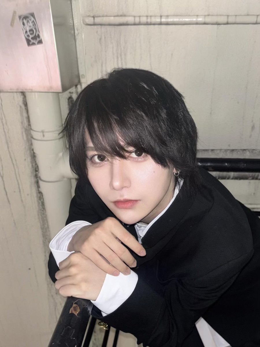 1ovedope's tweet photo. 鏡見て病んで心ギリギリ(笑) https://t.co/BZLFN4oDsO