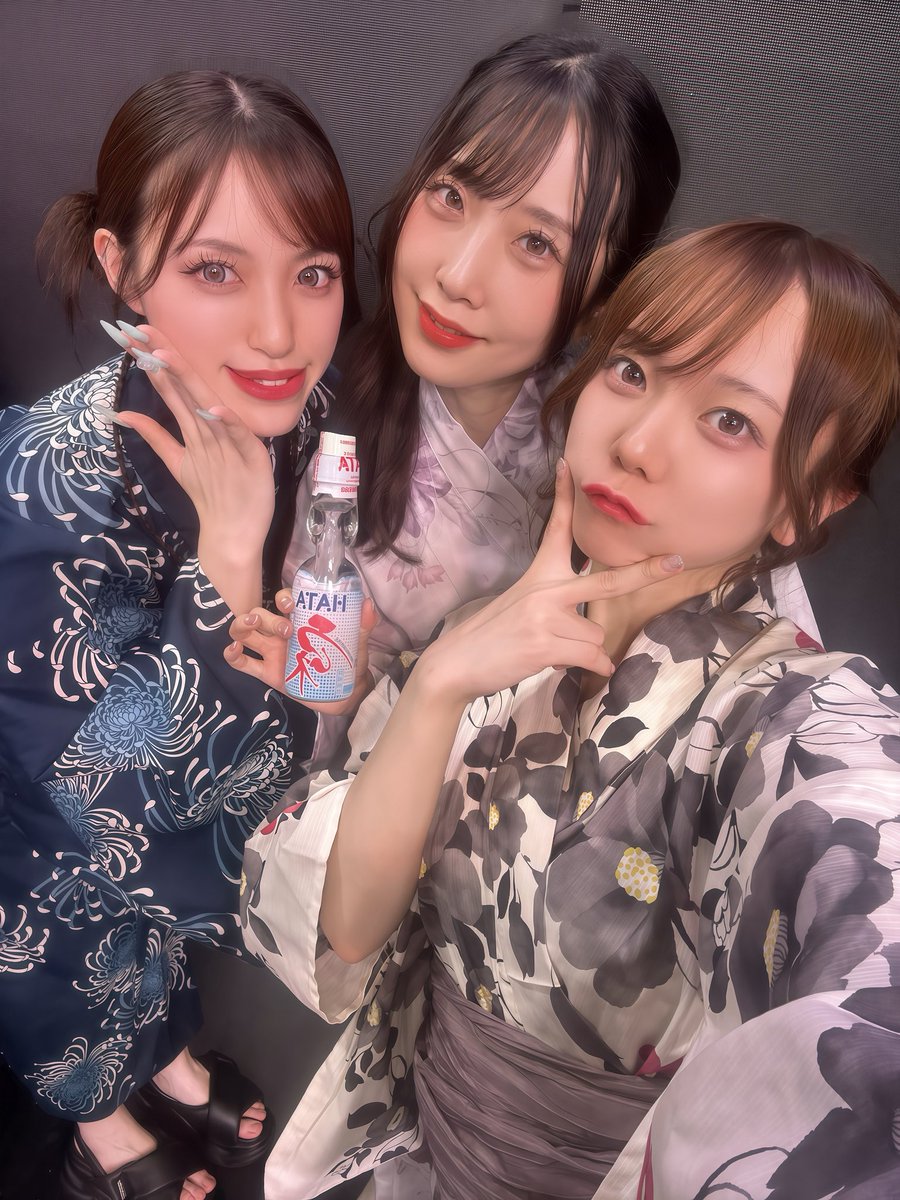 asahi_burlesque's tweet photo. 本日も63ANGEL出演です💖🪽

1部J-POP👑
頂いてます！！

そういえば、同期3人の浴衣ブロマイドGET報告
まだ見た事ないけど誰もでてない！？😳

営業おわり25:30から
インスタライブする予定です📱

今日も一日楽しもうねっ🥰

#63ANGEL https://t.co/6SRQ3FBSy9