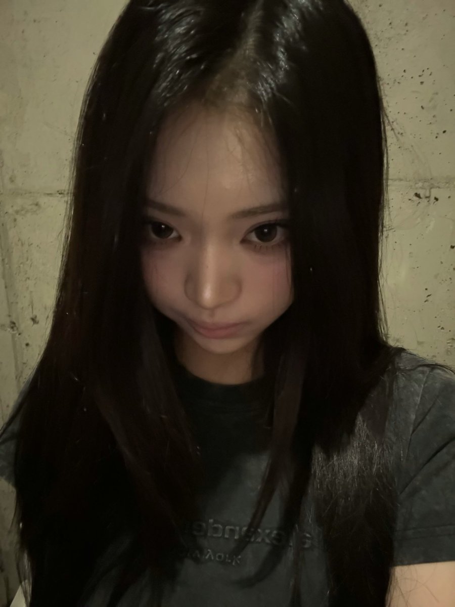 Uzzang630's tweet photo. 까맣고 동그란 🧋안에 버블 = 예스리♥️ https://t.co/5HF1B7aLsI