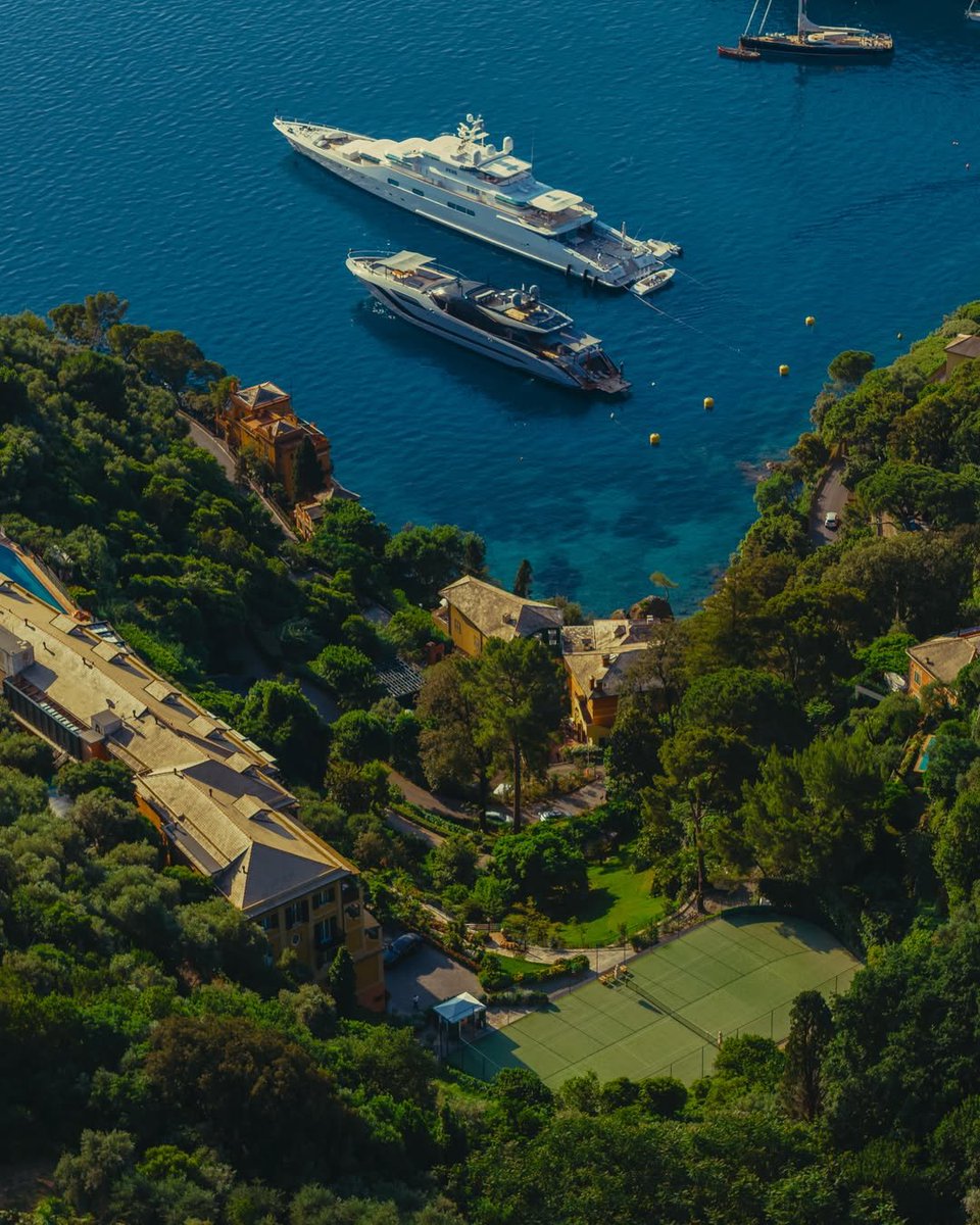 worldclick56's tweet photo. Positano, Italy 🇮🇹🍃 https://t.co/5DxyfQEFFN