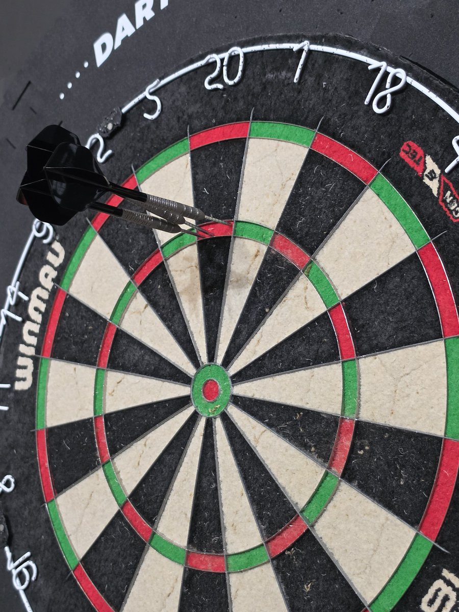 neildavey86's tweet photo. First 180 using rvb 25 edition
@Raybar180 https://t.co/AguQo0evbM