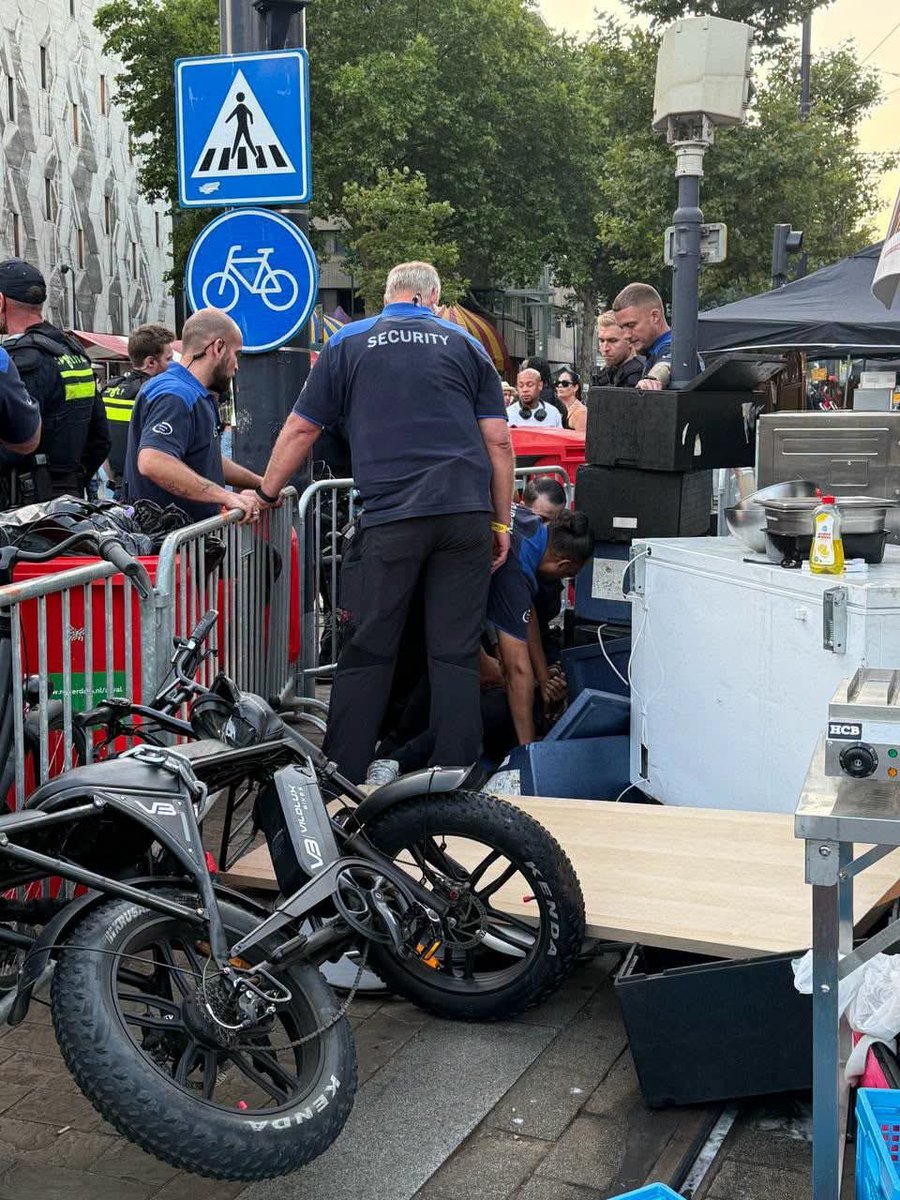 HenkNieuws2026's tweet photo. #Persfotograaf mishandeld door beveiliger van Beveiligingsbedrijf #GroupFive 🤦♂️😵💫 Lekker personeel heb je dan aangenomen 😵 https://t.co/PYxYRhl2vX