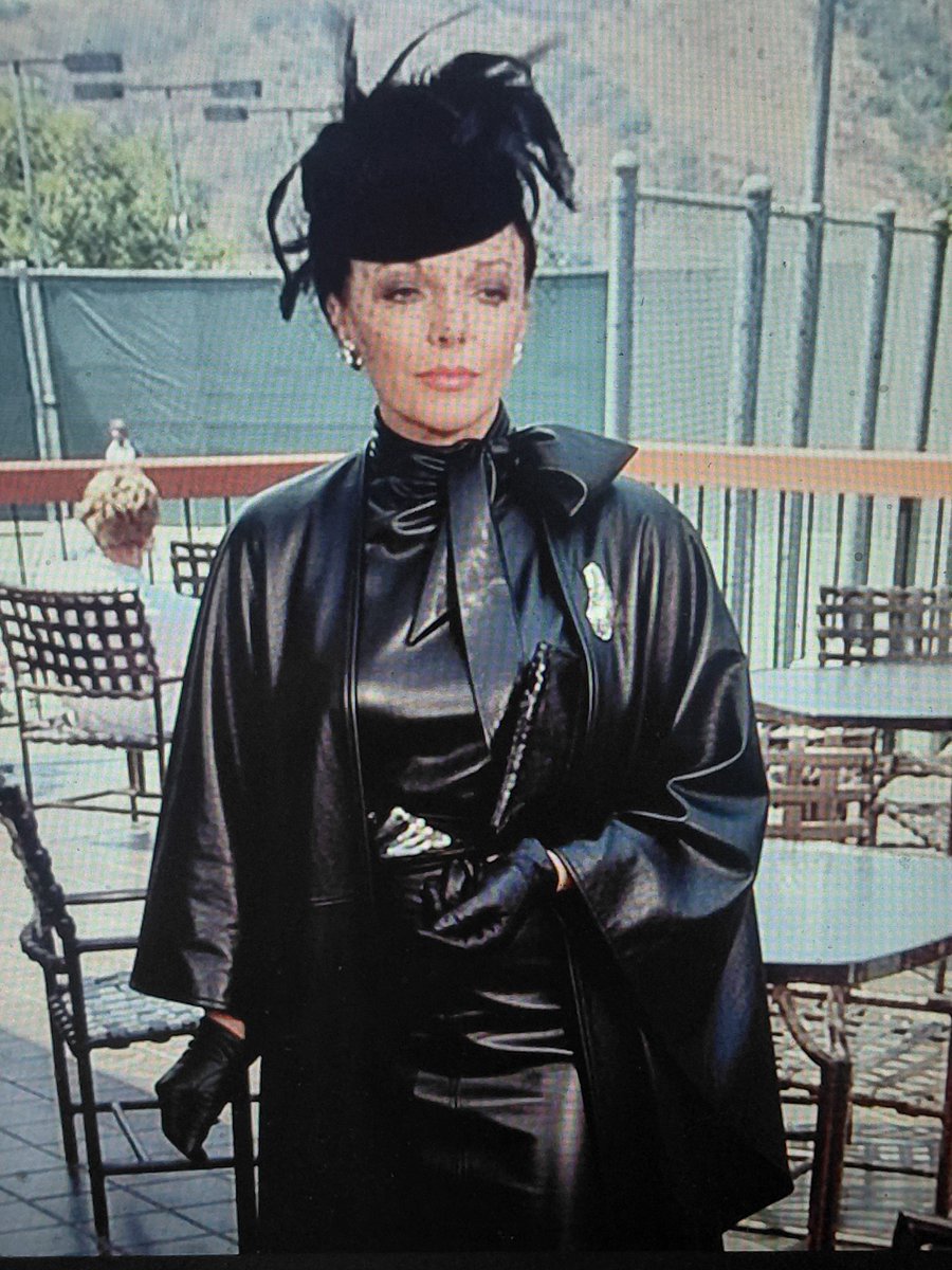 Victor998751319's tweet photo. Joan .. Black leather outfit 🖤 https://t.co/HWzIFOZVAk
