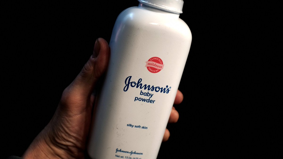 ErkanTrukten's tweet photo. 🚨 Johnson &amp; Johnson, bebek pudrası ve diğer talk ürünlerinin yumurtalık kanserine yol açtığı iddiasıyla açılan davalarda 5,5 milyar dolarlık uzlaşmaya gitti.

“Bebekler için güvenli” diye yıllarca satılan pudra, şimdi kanser davalarının merkezinde. https://t.co/8Glx1OFgGu