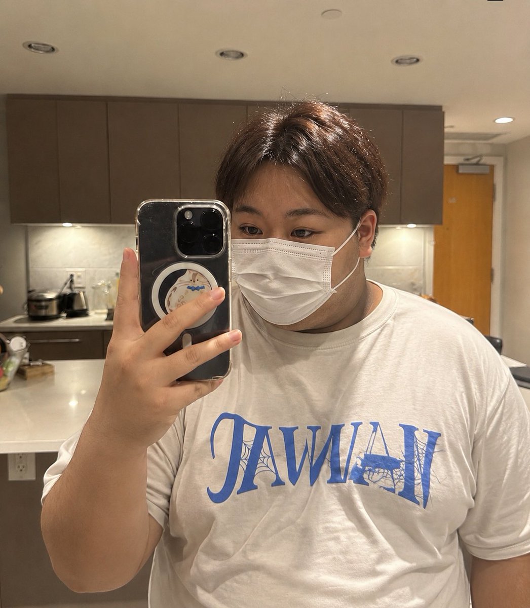 ningfaeri's tweet photo. @dotheconfetti U alr do dw too much🥺❤️‍🩹 https://t.co/avjC0iWcQ1
