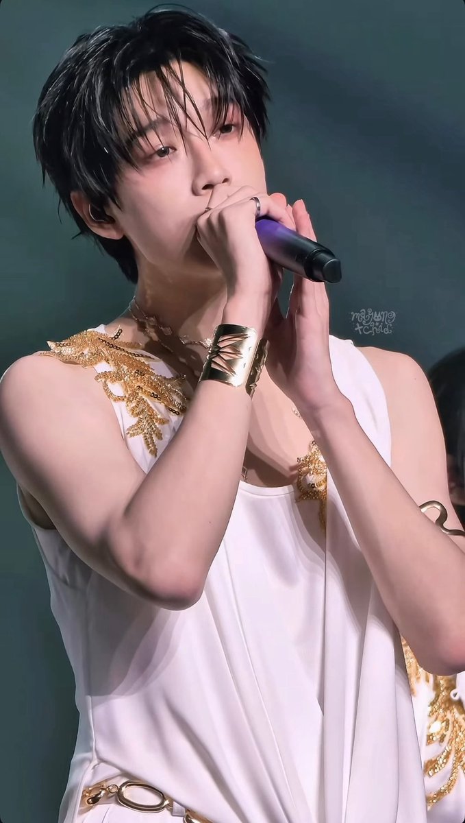 Bes_pxn's tweet photo. ขออวยยศอีกครั้งกับชุดกรีกสีขาว ด้วยความที่มีกล้ามเนื้อตรงบ่ากับไหล่ ทำให้เน็กซ์ใส่ชุดนี้สวยมาก แล้วด้วยสรีระและใบหน้าทำให้สัดส่วนออกมาสวยเหมือนทั้งชายและหญิงผสมกัน ยิ่งทำให้รู้สึกว่าเหมือนรูปปั้นหินอ่อน แล้วเมคอัพก็ช่วยคอมพลีทให้เหมือนมีชีวิตจริง ประทับใจลุคนี้มาก ๆ #NEXnattakit https://t.co/YgDZ6J1mzn