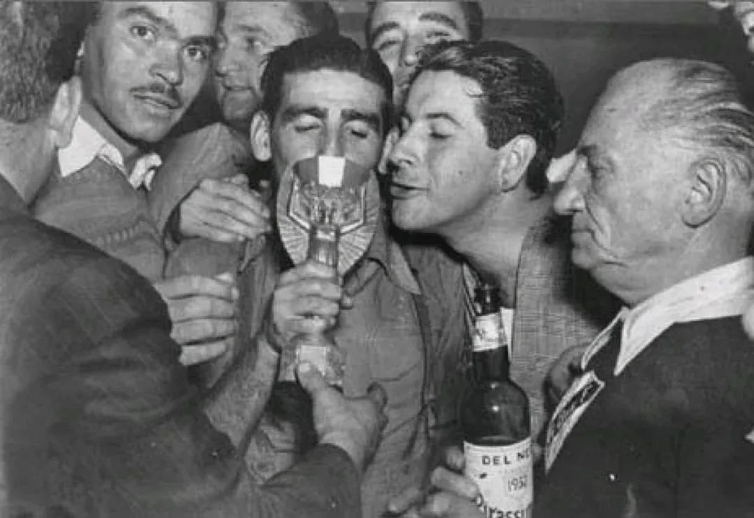 Dr_TheHistories's tweet photo. On July 16, 1950, Uruguay made history by defeating Brazil 2 to 1 at Rio de Janeiro's Maracanã Stadium to win the FIFA World Cup.

Unlike modern tournaments, the 1950 World Cup ended with a final round-robin group rather than a single championship match. Brazil needed only a draw to secure the title before a crowd officially estimated at 173,850, although many believe more than 200,000 spectators packed the stadium, making it the largest attendance ever recorded for a football match. Brazil took the lead early in the second half, but Uruguay responded with goals from Juan Alberto Schiaffino and Alcides Ghiggia to complete one of the greatest upsets in sports history.

The shocking defeat became known as the "Maracanazo," meaning "the blow at the Maracanã." The loss devastated Brazil, leading to a national period of mourning and influencing the country's football culture for decades. Brazil even abandoned its traditional white national team jersey after the tournament, adopting the famous yellow shirt in 1954.

Alcides Ghiggia later remarked, "Only three people have ever silenced the Maracanã with a single gesture: Frank Sinatra, Pope John Paul II, and me." It remains one of football's most famous quotes.

#drthehistories