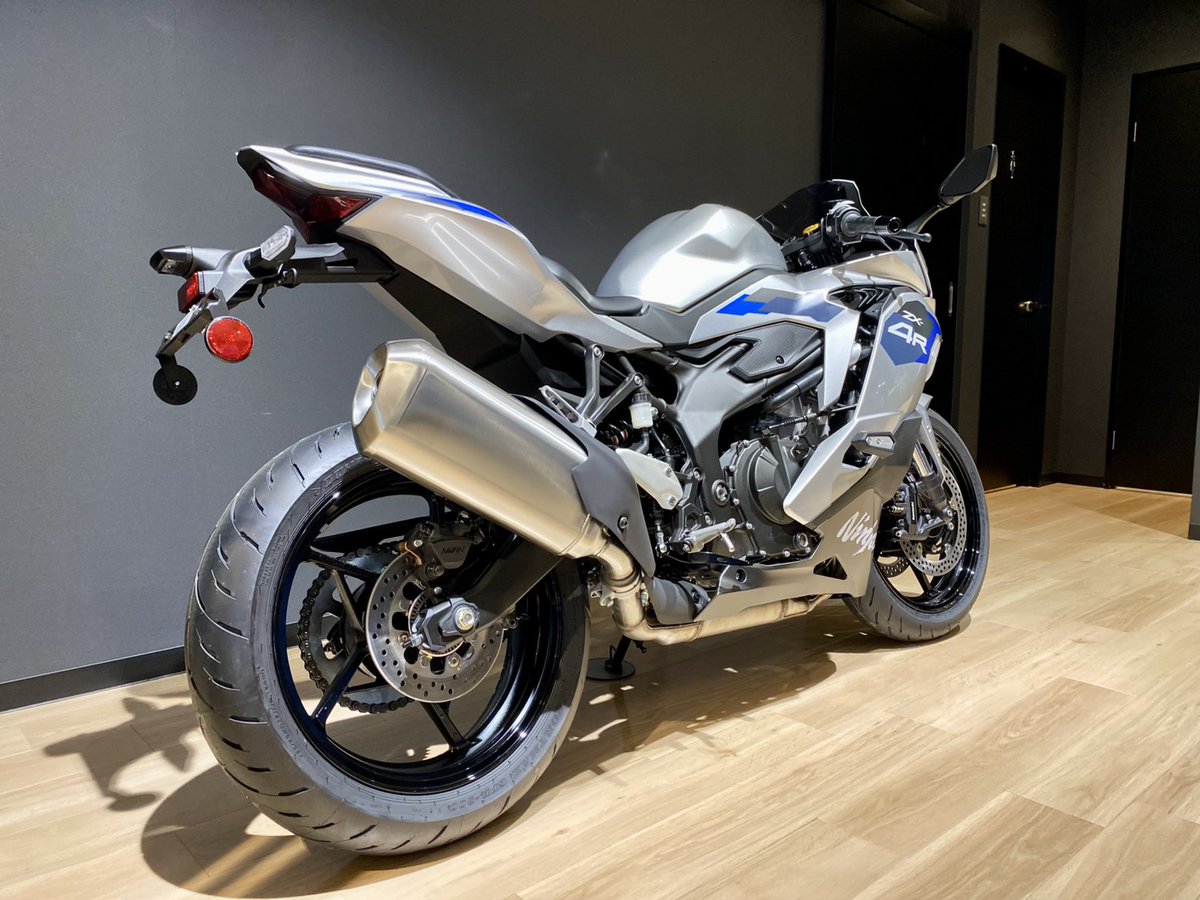Ninja ZX-4R SE 2027年モデル 展示開始】 2027年モデル Ninja ZX-4R SE