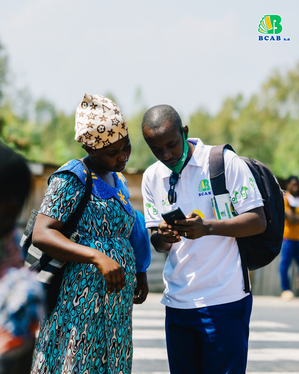 BcabBank's tweet photo. @Zindukaclub Elles étaient accompagnées des Agents BCAB AKABIRYA de ces localités, mobilisés pour faire découvrir les avantages de ce service et accompagner les clients au quotidien. https://t.co/pSYve5m50b