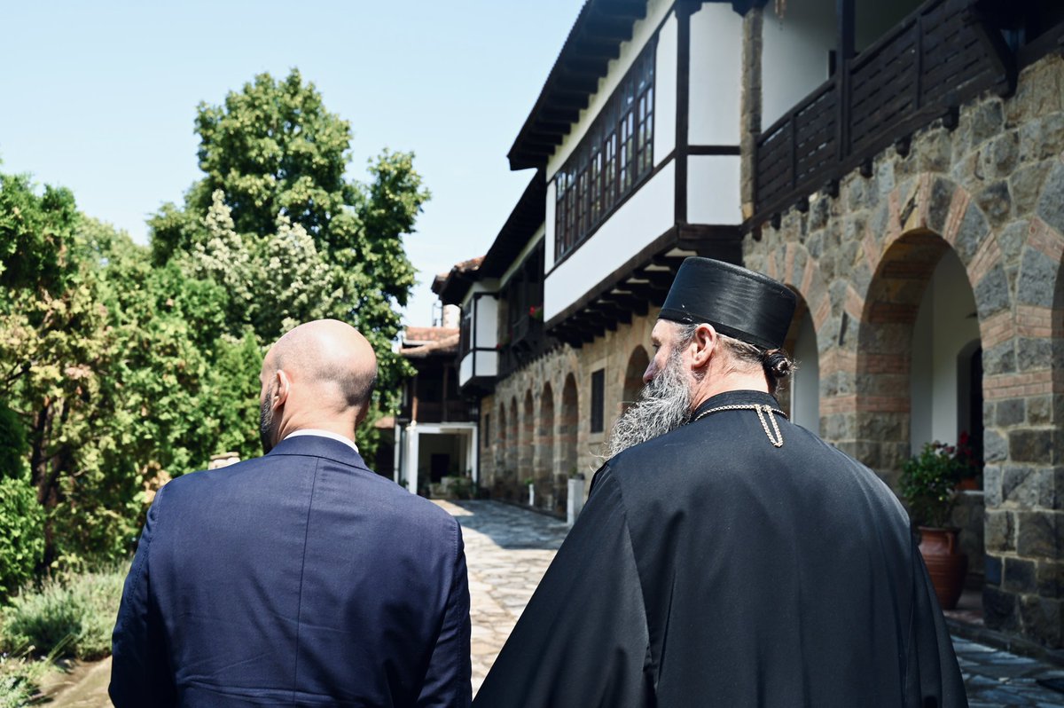 benjaminhaddad's tweet photo. Magnifique visite du monastère orthodoxe de Gracanica, haut-lieu de la culture et de l’histoire des Serbes du Kosovo, qui illustre le caractère multi-ethnique du pays. https://t.co/JsQ3WBAhrI