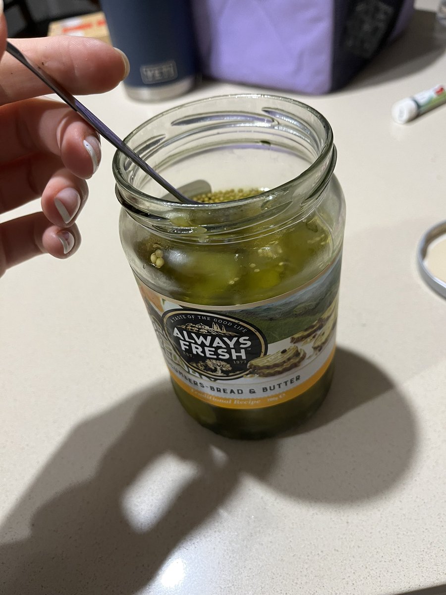 pepsifockingmax's tweet photo. eating pickles and i genuinely hit flow state https://t.co/vsWGmnMqgb