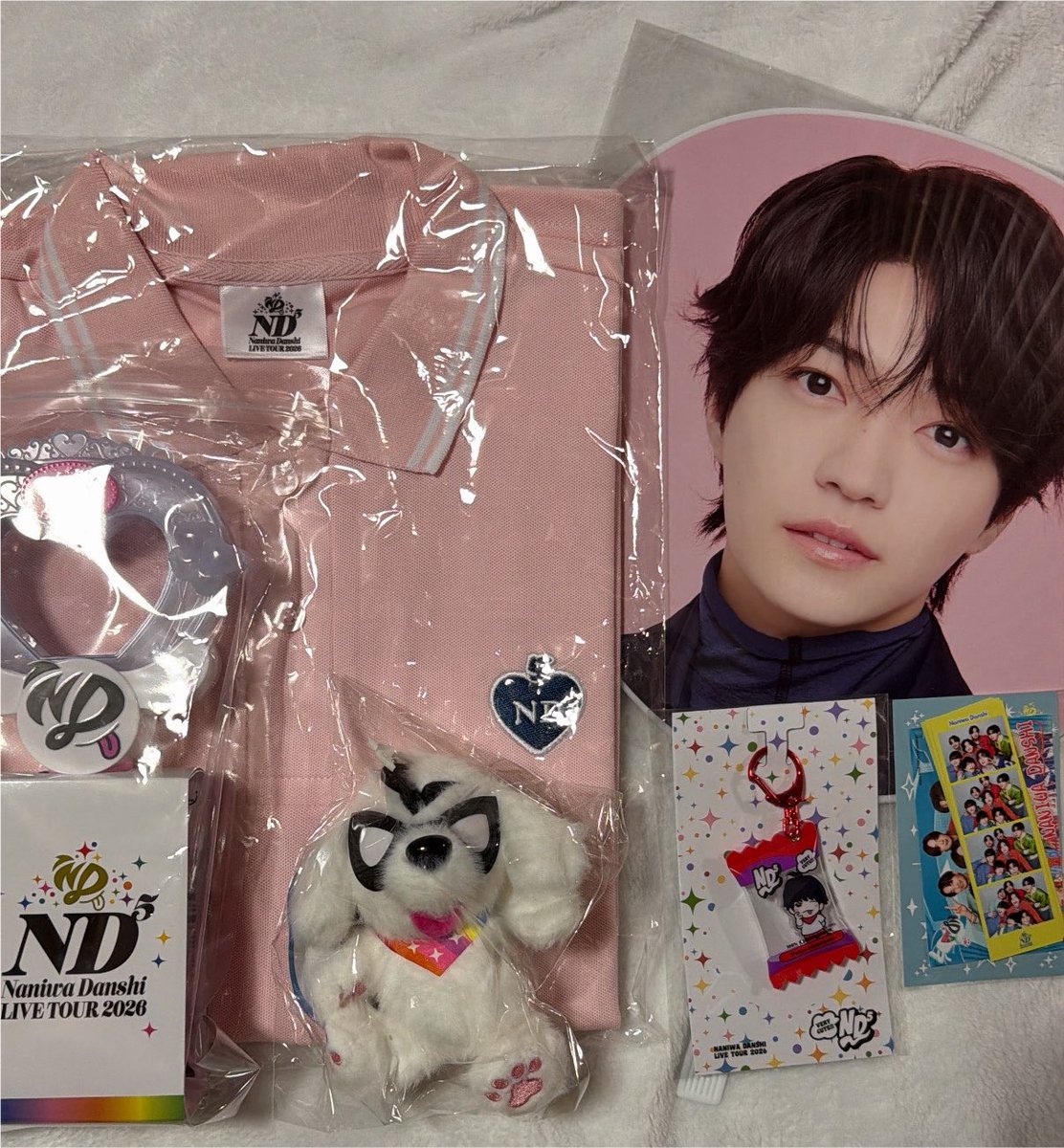 _daichan_0109's tweet photo. なにわグッズ買いにお昼の整理券復活してたから買いに行ってきた✨地元なのに入れないのん辛いけど自名義は来週の横アリやから楽しみだ〜😖💓 https://t.co/xtCt2myfMP